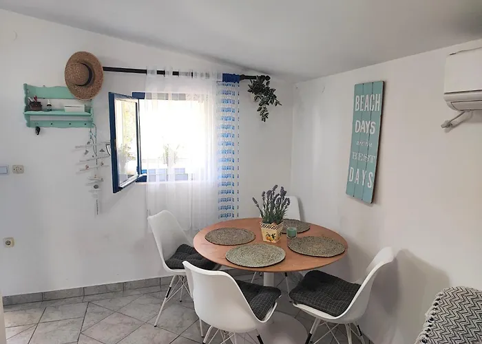 Santorini By Jasna Apartman
